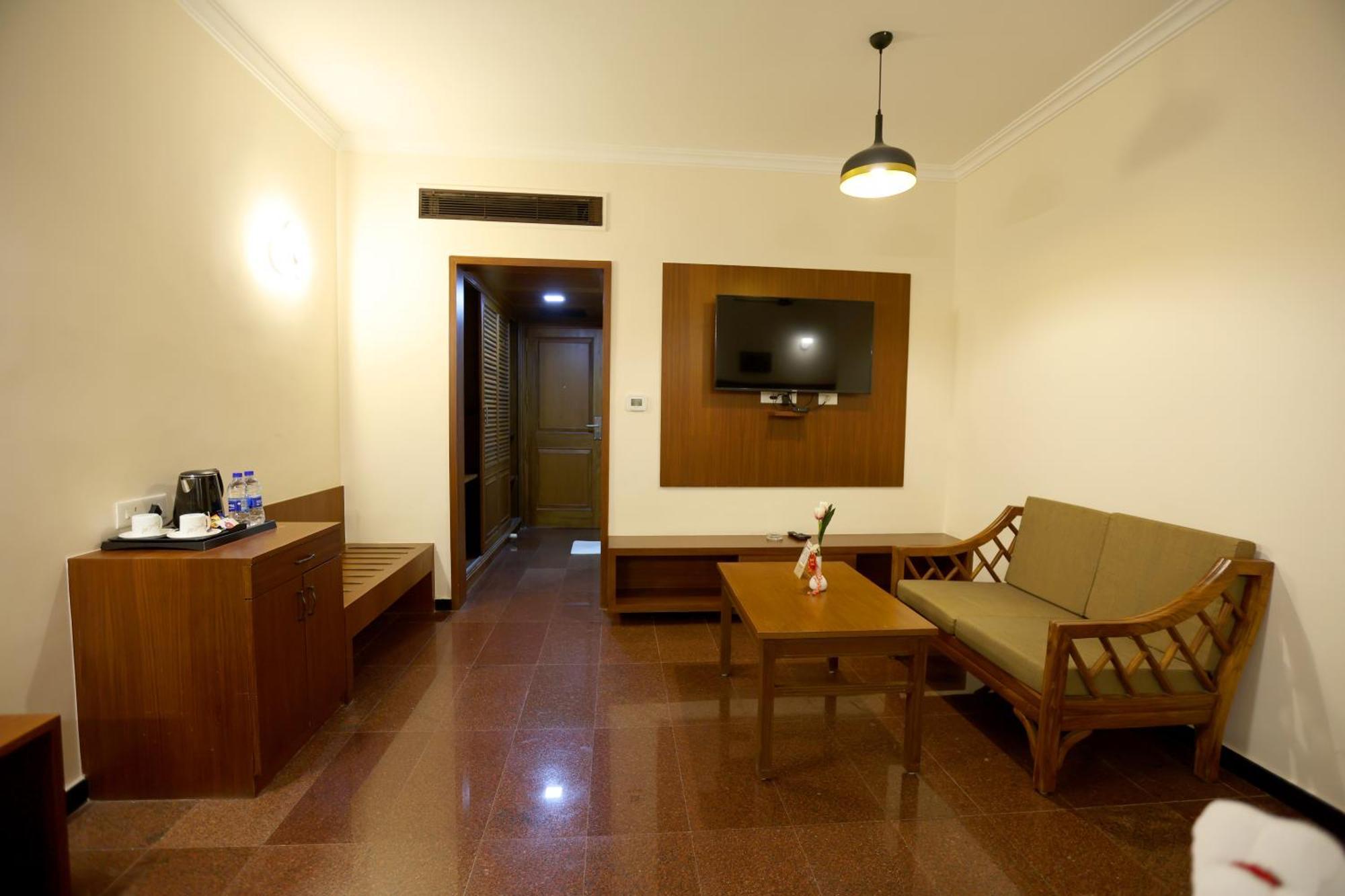 Breeze Residency 호텔 Tiruchirappalli 외부 사진