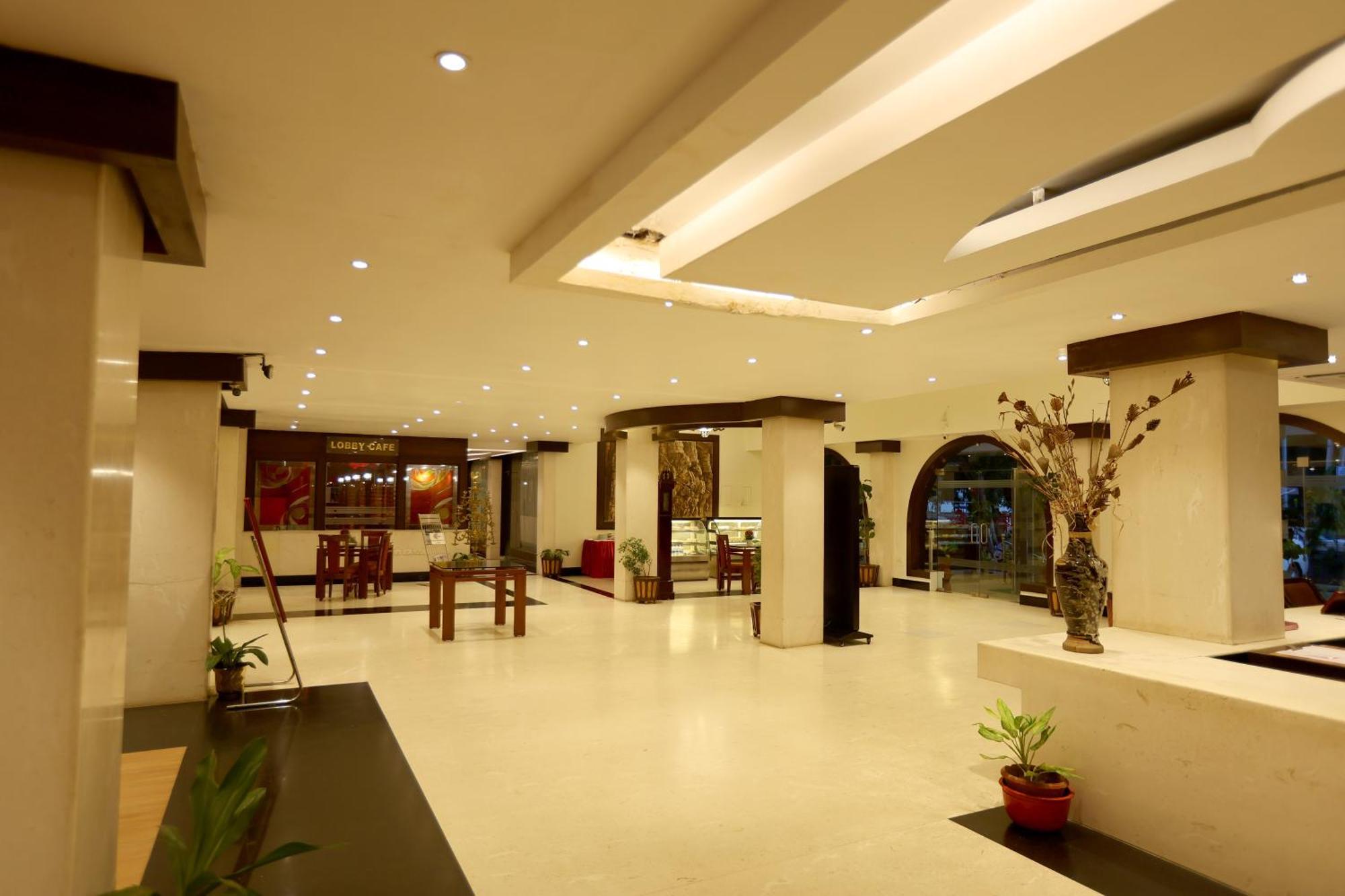 Breeze Residency 호텔 Tiruchirappalli 외부 사진