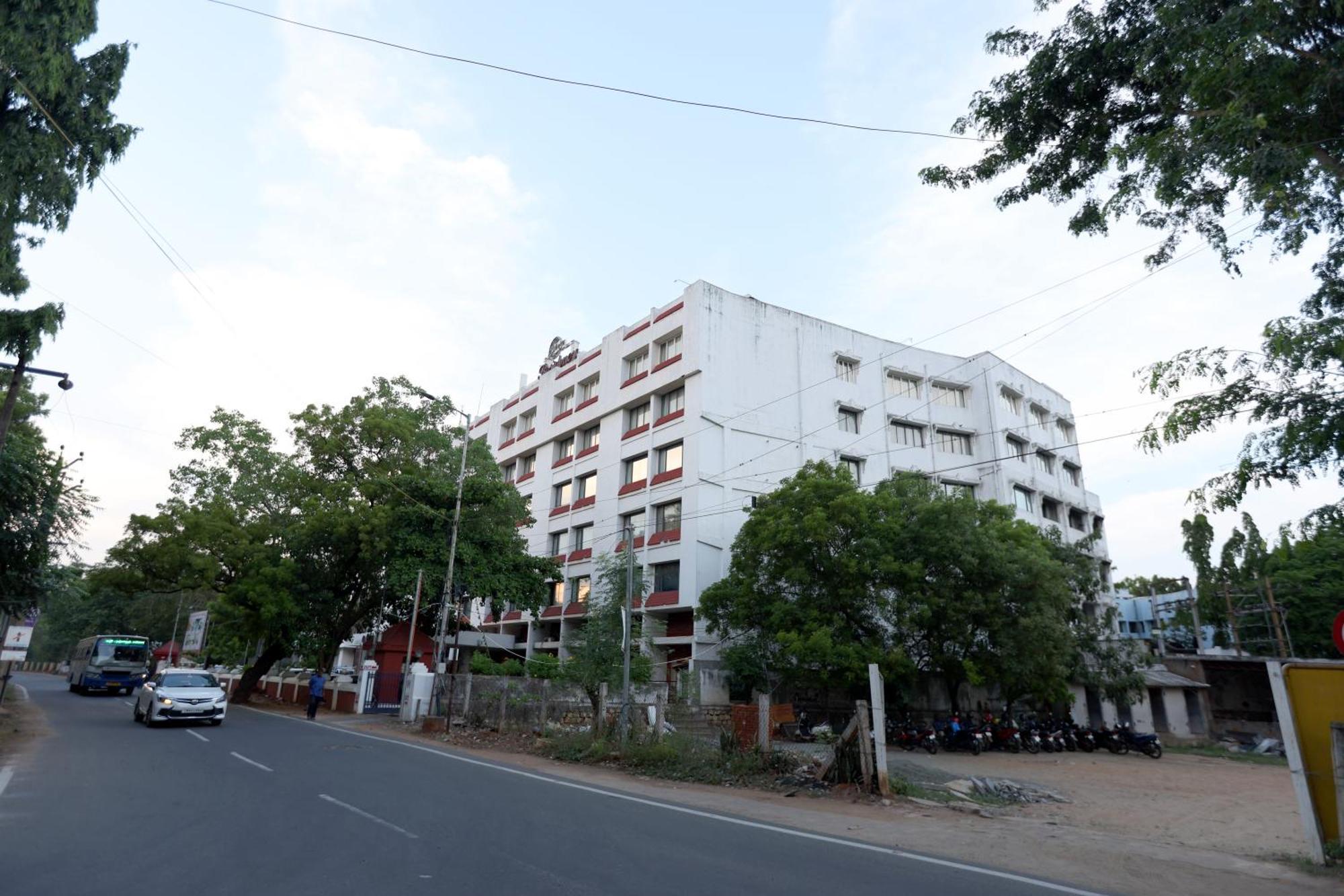 Breeze Residency 호텔 Tiruchirappalli 외부 사진